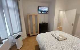 Cosy North Kensington Family Apartment For 4 Persons - Children Stay Free